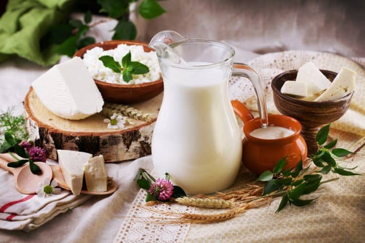 Il latte di capra per alleggerimento della pelle